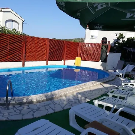 Appartement In With Terrace, Air Conditioning, Wifi, Washing Machine 4773-1 *