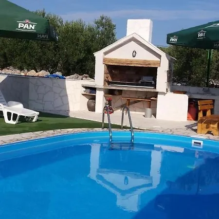 Appartement In With Terrace, Air Conditioning, Wifi, Washing Machine 4773-1 Ražanj